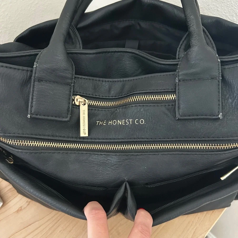 The Honest Co Everything Diaper Bag Black Vegan Leather Tote 10+ pockets